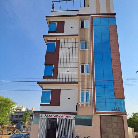 מייזור Meadows Inn מראה חיצוני תמונה